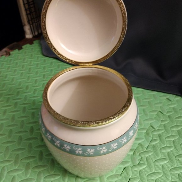 Decorative Ceramic Jar / Container - Picture 4 of 5